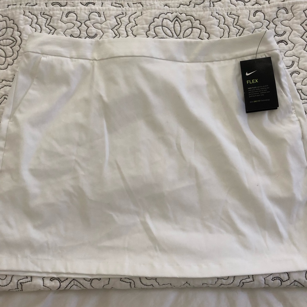 Nike Golf Skort in White,  NWT
